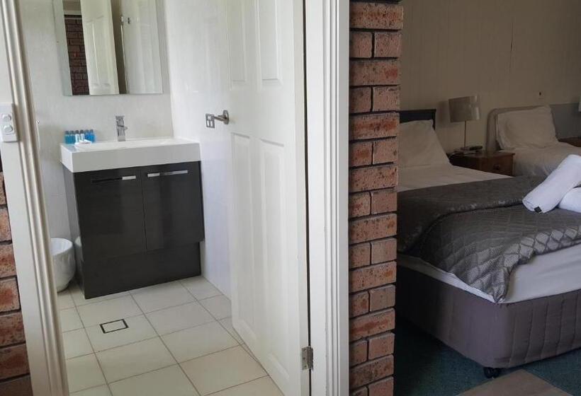 Семейный Номер, Tuncurry Motor Lodge