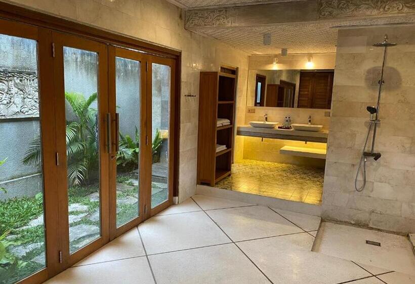 Семейное Бунгало, Sawah Indah Villa