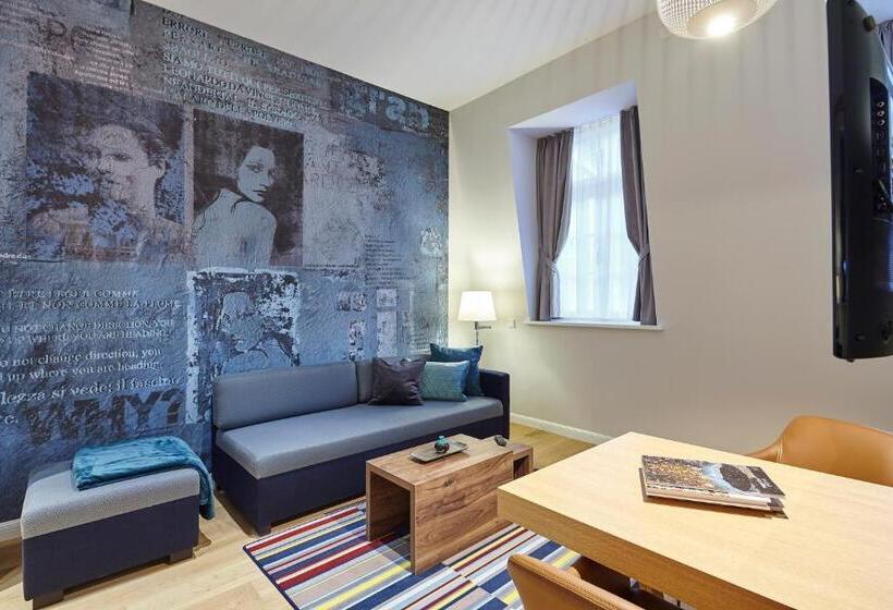 Студия Стандарт, The Wellem, In The Unbound Collection By Hyatt