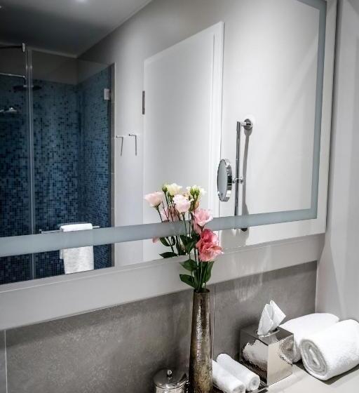 Студия Стандарт, The Wellem, In The Unbound Collection By Hyatt