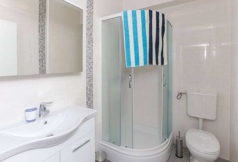 آپارتمان راحتی 1 خوابه, Apartments Villa Karmen