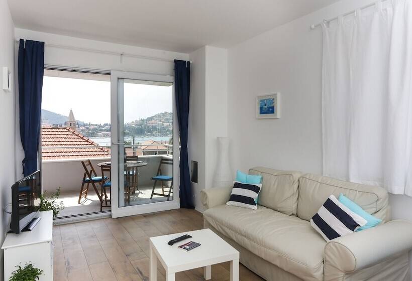 آپارتمان 2 خوابه با چشم‌انداز دریا, Apartments Villa Karmen