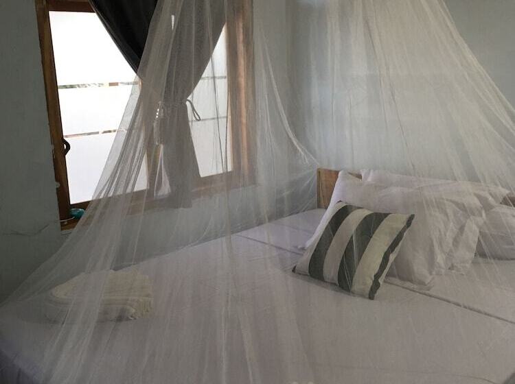 Номер Стандарт Трехместный, Bajo Sunset Hostel