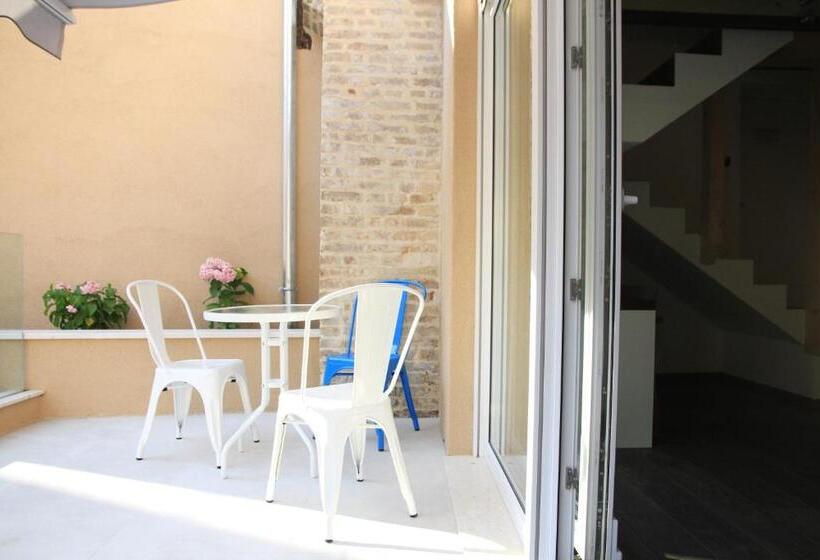 סוויטה עם מרפסת, Azur Palace Luxury Rooms