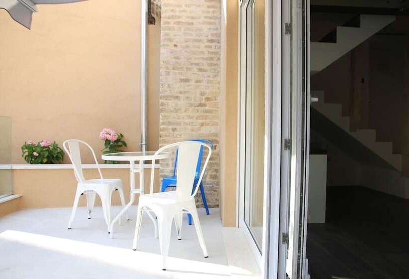 סוויטה עם מרפסת, Azur Palace Luxury Rooms