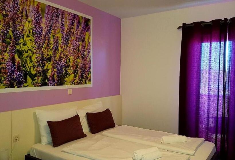 Triple Room Sea View, Bed & Breakfast Marta & Tona