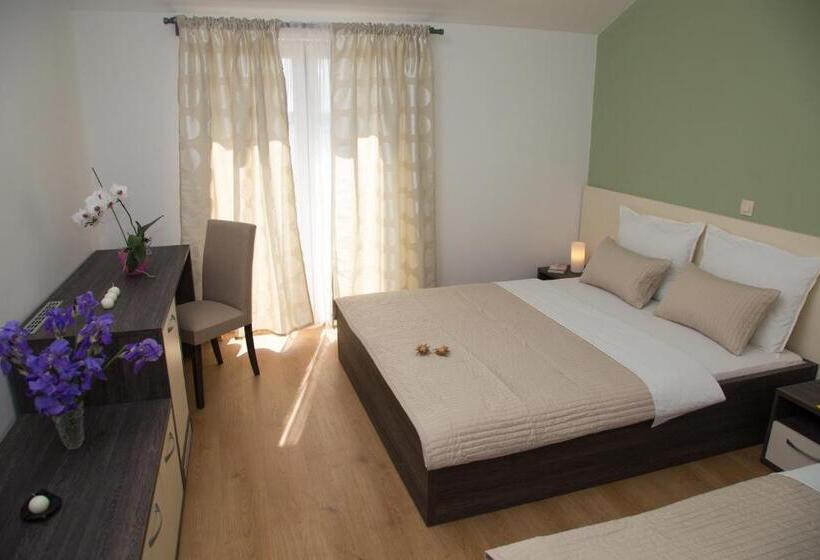 Четырехместный Номер Стандарт Вид на Море, Bed & Breakfast Marta & Tona