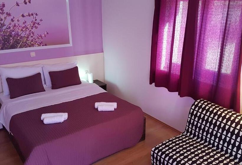 Трехместный Номер Стандарт с Балконом, Bed & Breakfast Marta & Tona