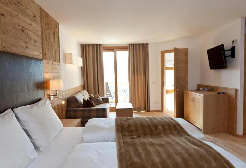Люкс с Балконом, Dolmites Nature Hotel Vigilerhof