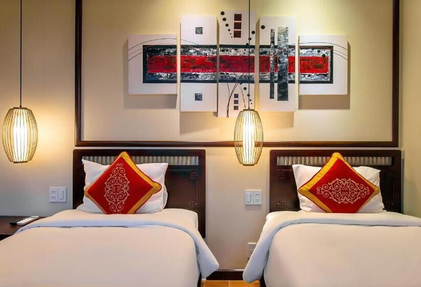 اتاق لوکس با چشم‌انداز استخر, Hoi An Field Boutique Resort & Spa