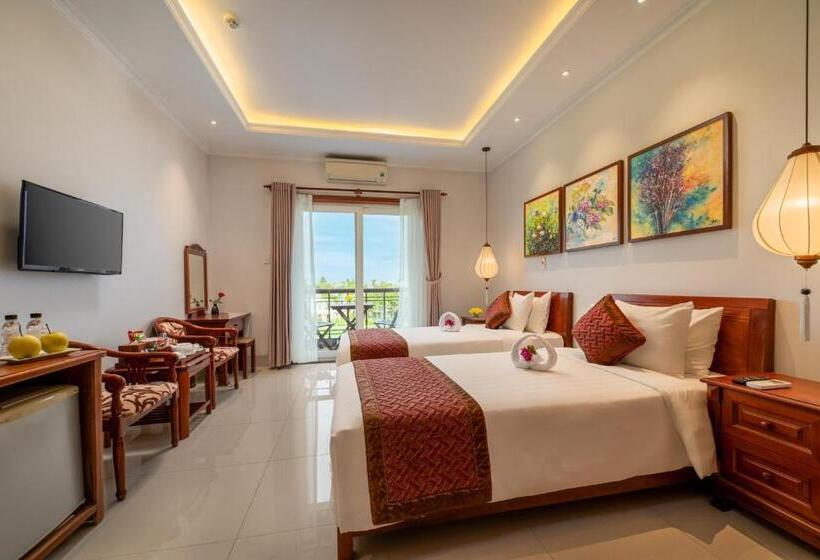 اتاق لوکس با چشم‌انداز, Iris De Villa Hoi An