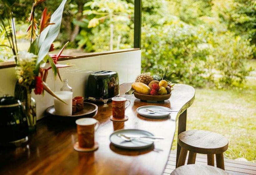 스탠다드 방갈로, Cape Trib Farm