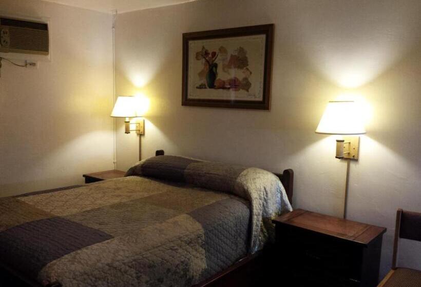 Номер Deluxe, Sands Motel