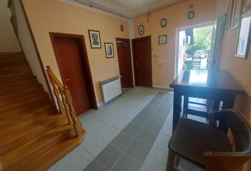 غرفة عائلية مطلّة علي الحديقة, Mg Rooms