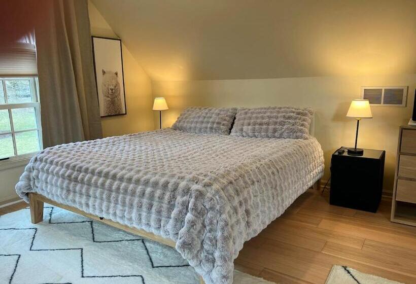 스탠다드 룸, Private Studio King Bed In A Residential Home