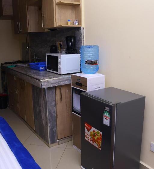 استودیوی استاندارد, Ck Homes