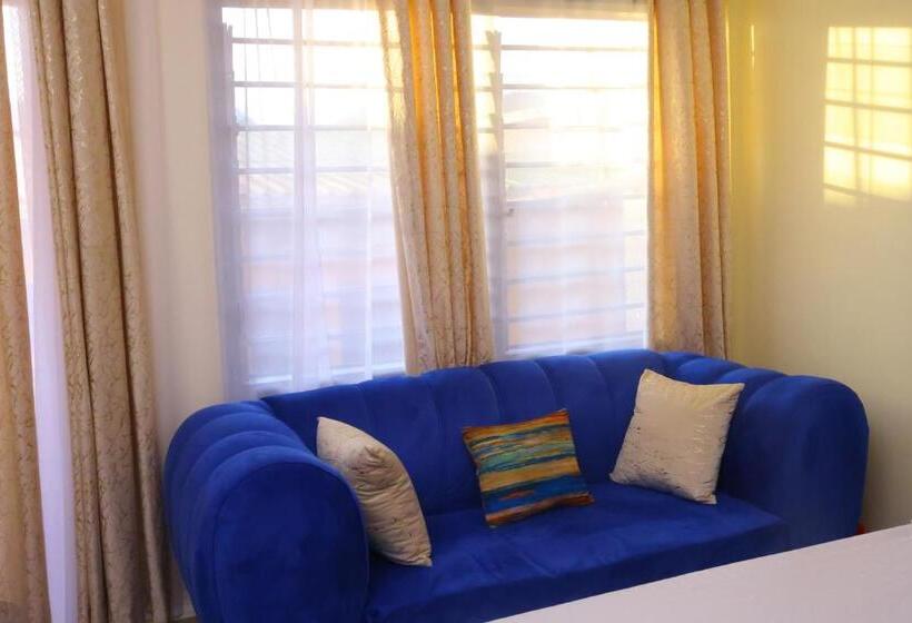 استودیوی استاندارد, Ck Homes