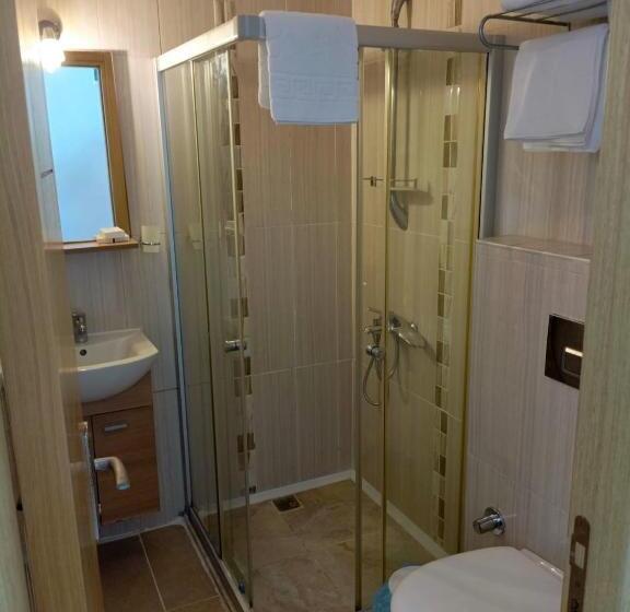 Номер Стандарт с Балконом, Mia Hill Suites