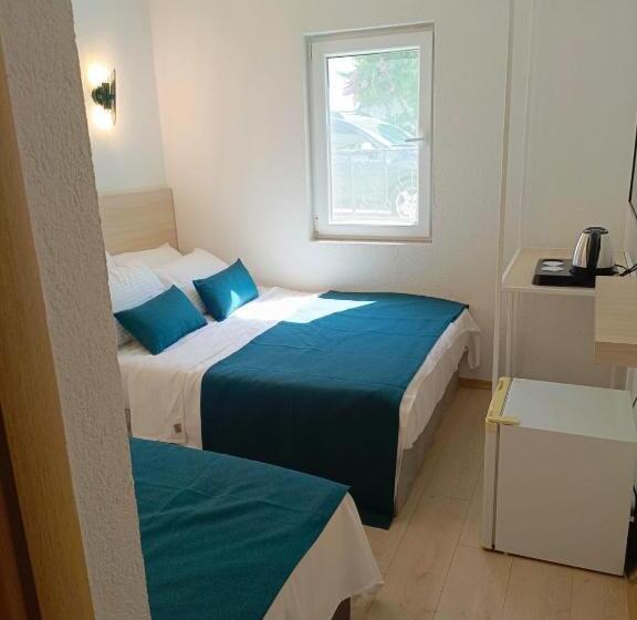 Трехместный Номер Стандарт с Видом, Mia Hill Suites