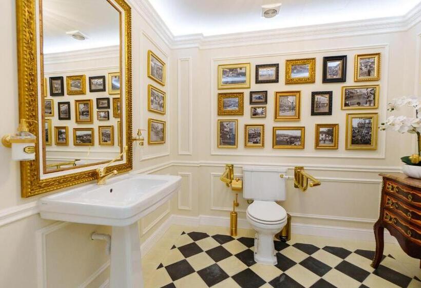 سوییت خانوادگی, Boutique Hotel Teatro