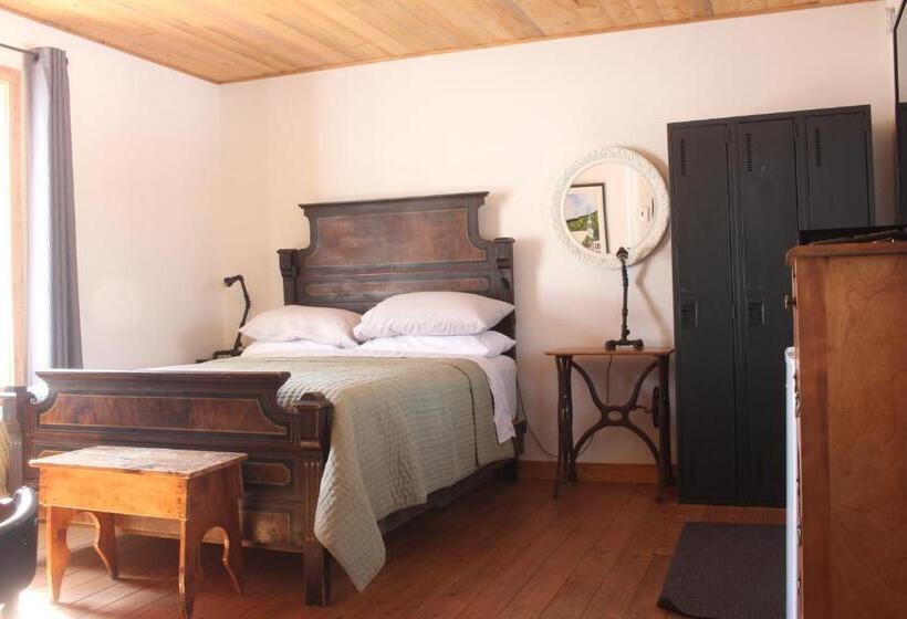 Трехместный Номер Стандарт Вид на Сад, Auberge Comme Au Premier Jour