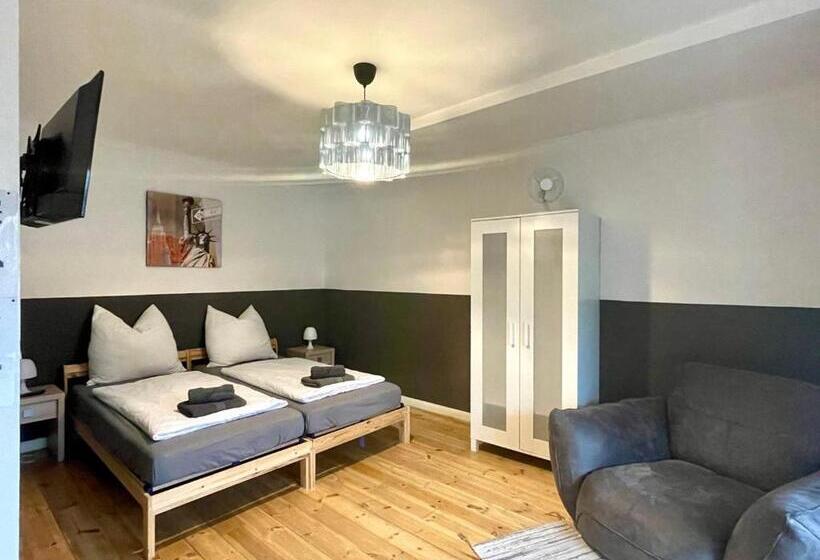 استودیو استاندارد با تراس, Dene Living Apartments