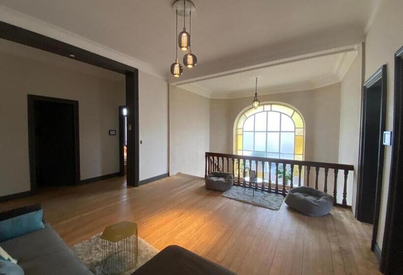 استودیوی لوکس, Maison Colodge Delory Barbieux