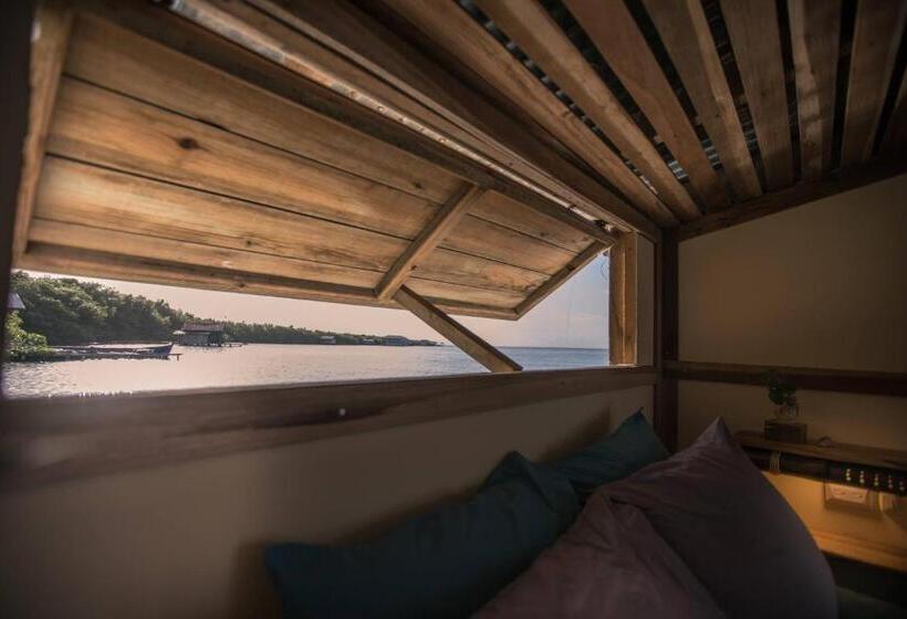 带共用浴室的标准房间, Barrbra Bnb Over The Sea