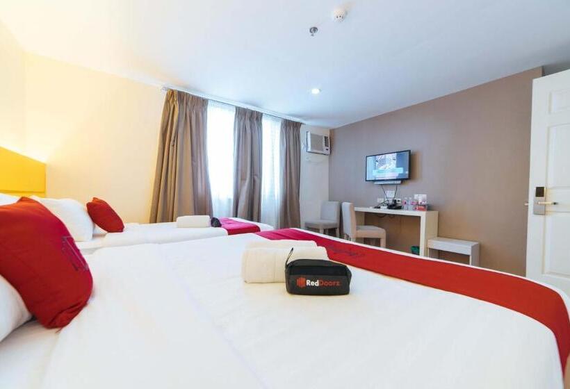 デラックスルーム, Reddoorz Plus At Hotel Metro Kalibo