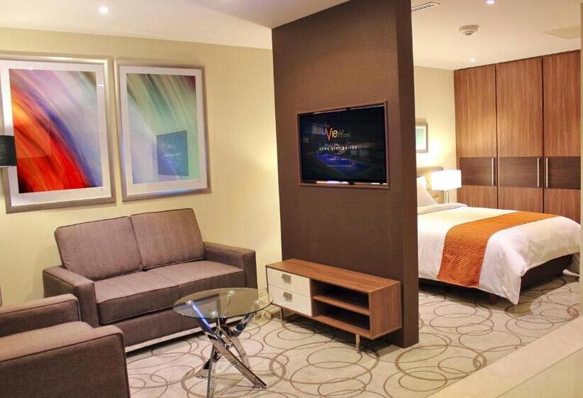 جناح جونيور, The View Hotel By Covalia