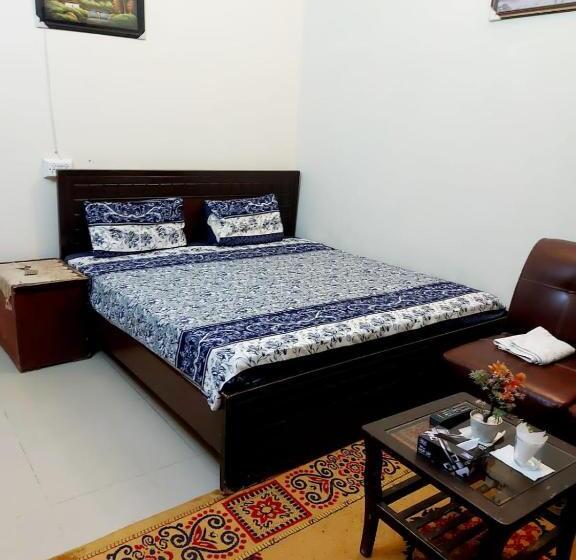 اتاق لوکس, Embassy Inn Guest House Hyderabad