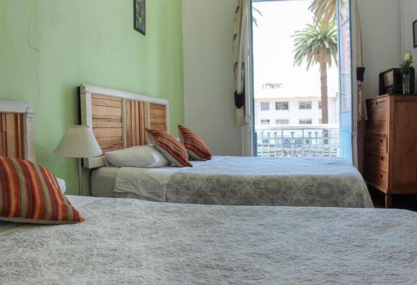 اتاق لوکس با بالکن, Nómada Eco Hostal