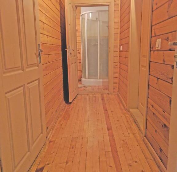 اتاق استاندارد, Pas Medžiotoją Motelis