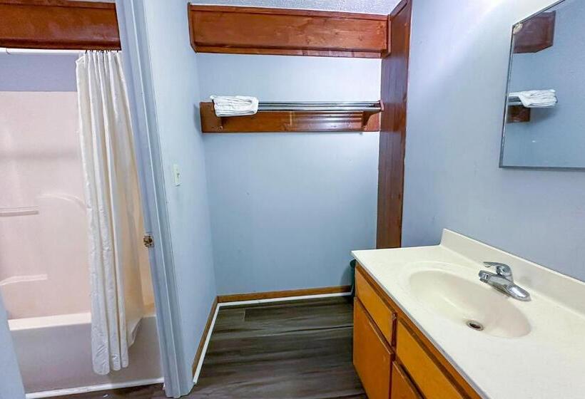 Четырехместный Номер Стандарт, Weiss Lake Motel By Oyo Cedar Bluff