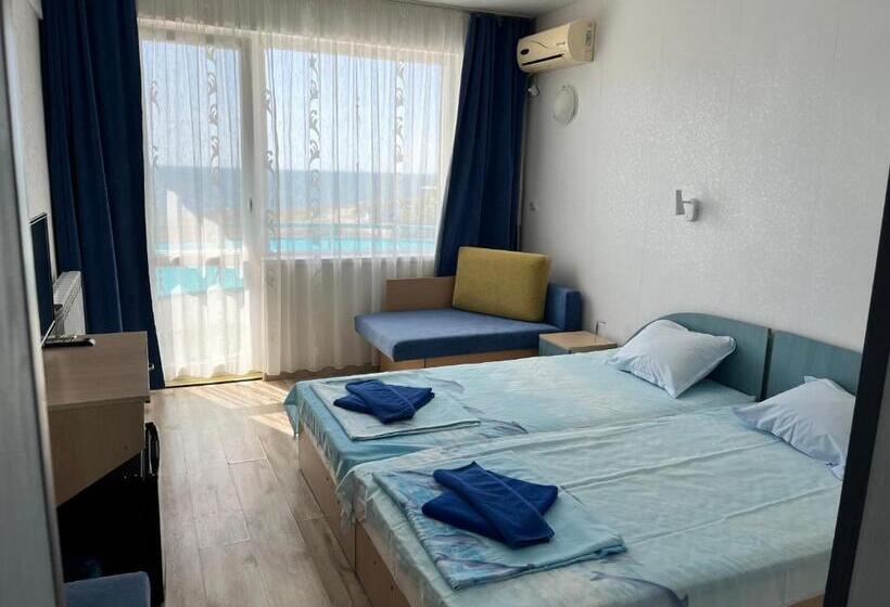 스탠다드 발코니 룸 바다 전망, Family Hotel Delfina