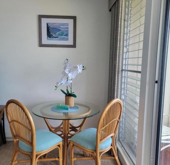 Апартаменты 1 Спальня Вид на Море, Stunning Oceanfront Condo   The Seashore Hideaway, Wailua Bay View, Unit 208, Kapaa