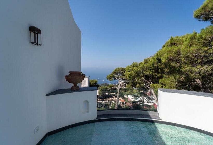 Номер Deluxe с Балконом, Villa L Ara
