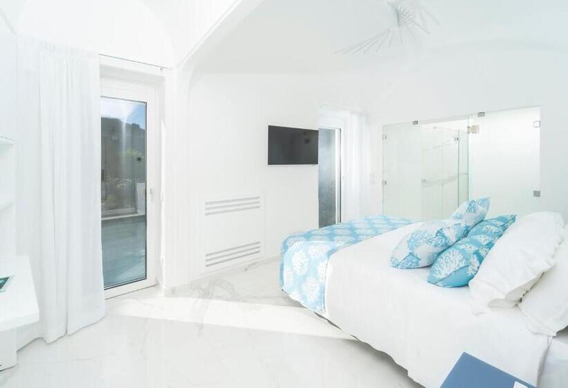 Номер Deluxe с Балконом, Villa L Ara