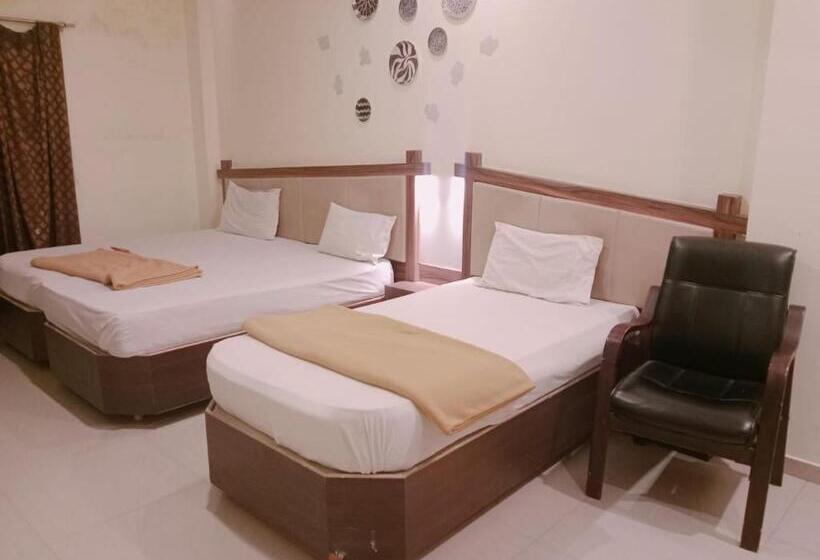 Трехместный Номер Deluxe, Temple City Lake Inn Madurai Aala