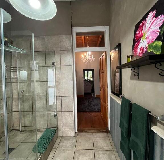 Семейный Номер Deluxe, Hephzibah Inn Guest House And Venue
