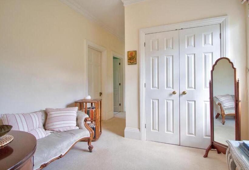 Номер Стандарт Вид на Сад, West Compton Manor