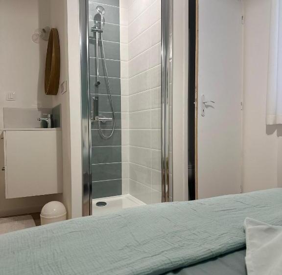 Номер Стандарт, Maison Des Ambans Chambres D Hotes Hypercentre 200m De La Gare Et Petit Dejeuner Inclus