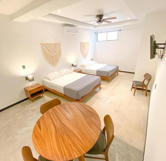 Pokój Czteroosobowy Deluxe, Balam Suites