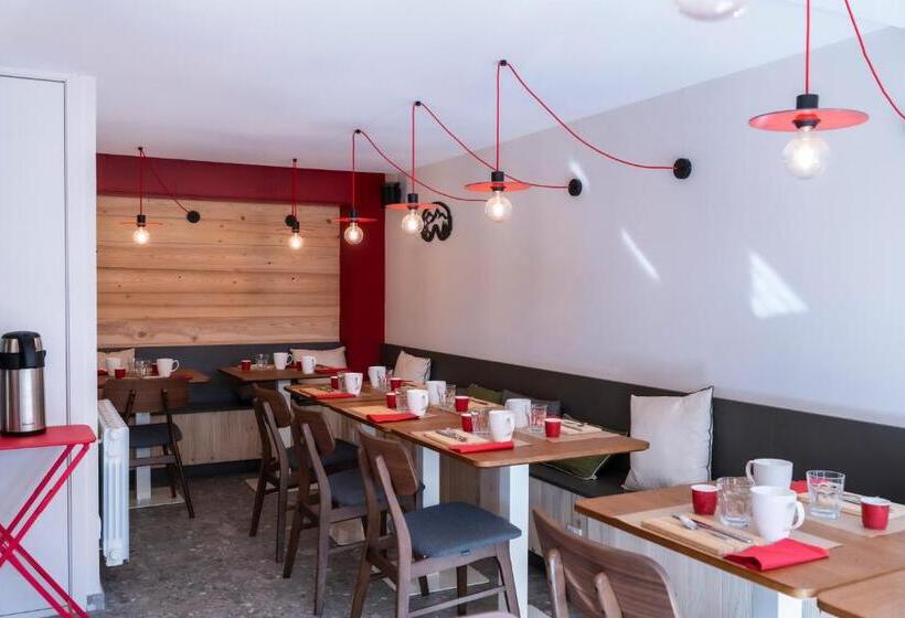 اتاق استاندارد چهارنفره با چشم‌انداز باغ, Chalet Nant Rouge