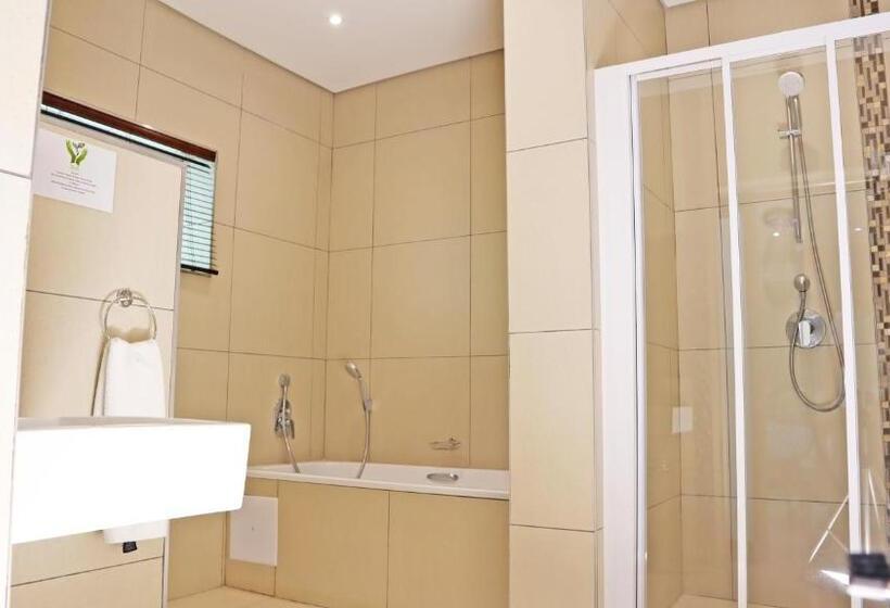 Люкс Deluxe Кровать Кинг, Qurtuba Hotel And Spa