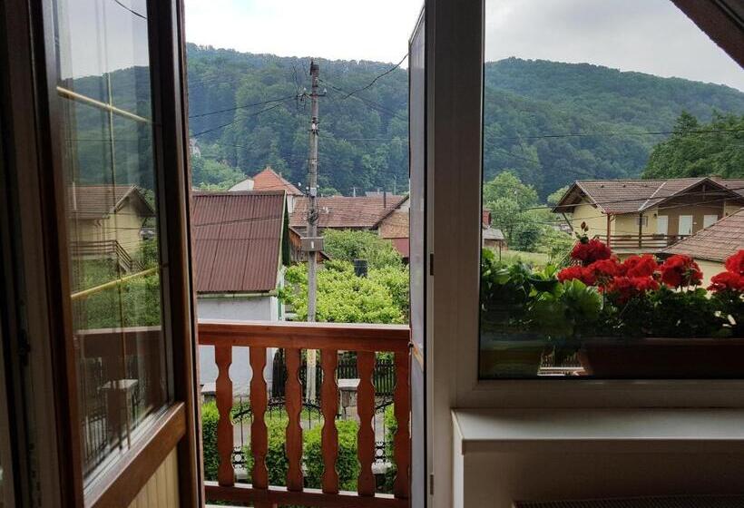 스탠다드 트리플 발코니 룸, Pensiunea Lőrincz  Panzió