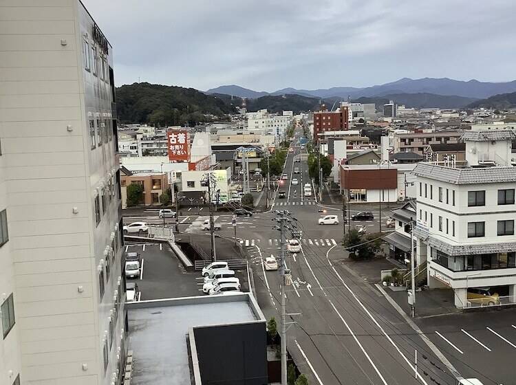 Номер Стандарт, Crown Hills Nakamura
