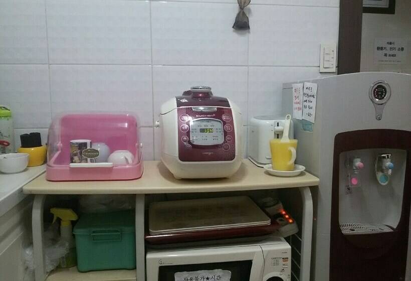 Номер Economy Индивидуальный, Jukjeon Guesthouse Iwantlivingtel