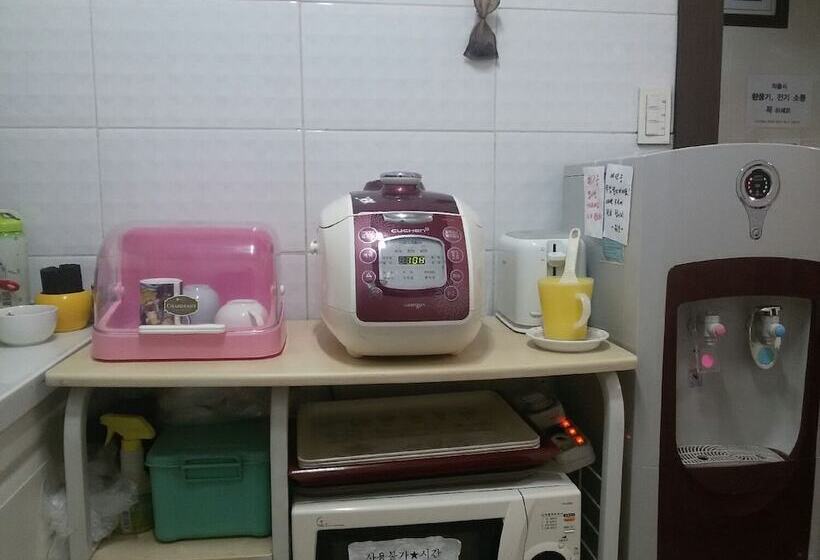Номер Economy Индивидуальный, Jukjeon Guesthouse Iwantlivingtel