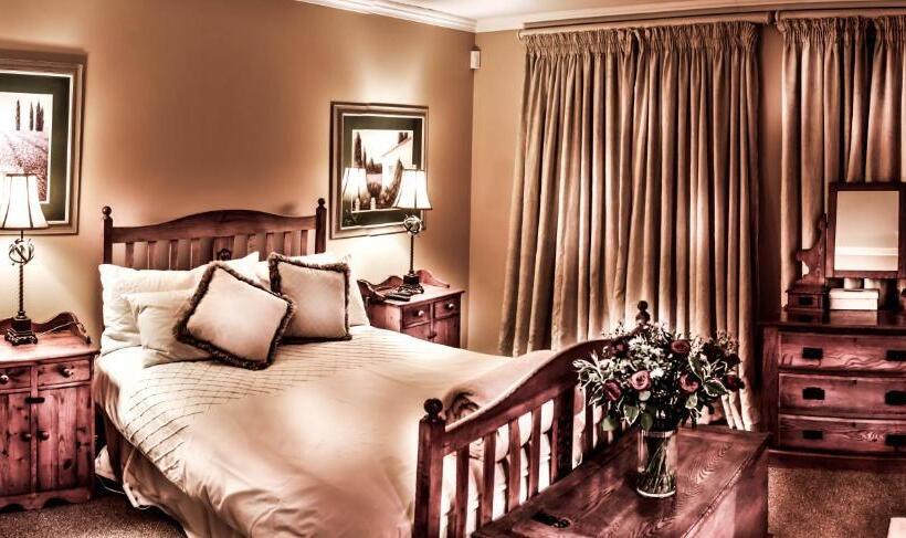 Номер Deluxe, The Farside Country Manor